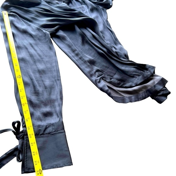 Banana Republic Silky Oversized Long Sleeve Button Up in Dark Grey Size Medium - Picture 6 of 10